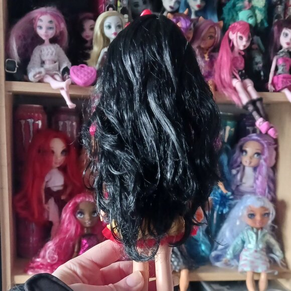 Moxie Girlz Merin as snow white doll - Picture 2 of 3